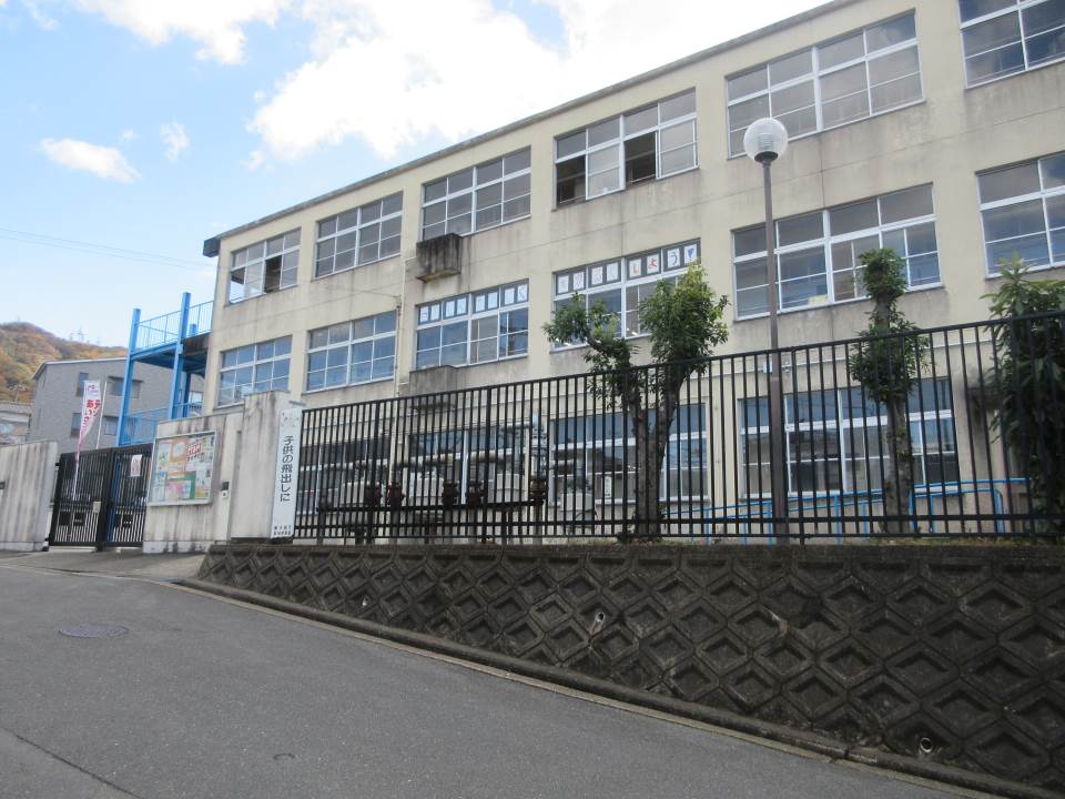 東大阪市立孔舎衙東小学校